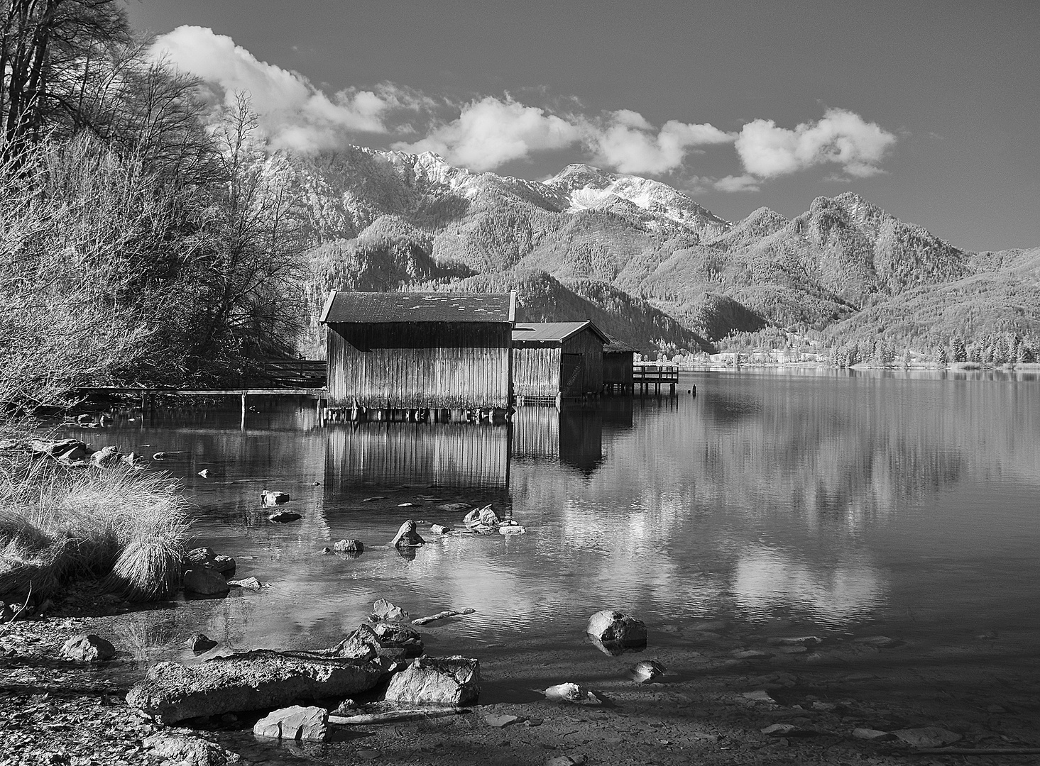 IR Hütten und Berge