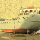 iranischer Frachter (wohl Schmuggelschiff) in Oman