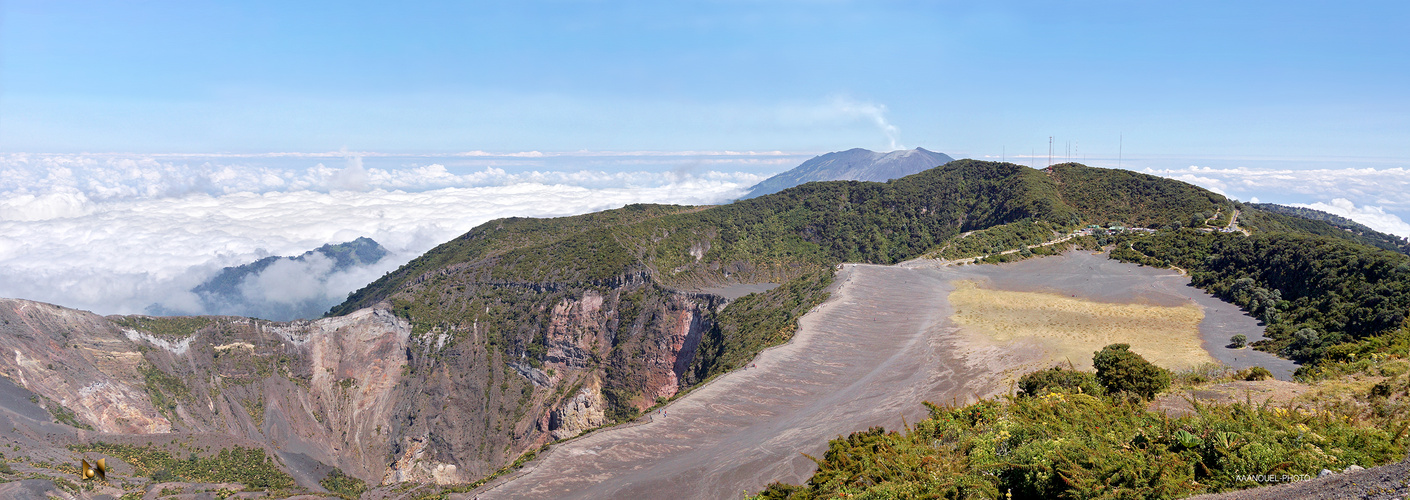 Irazú volcano, panoramic