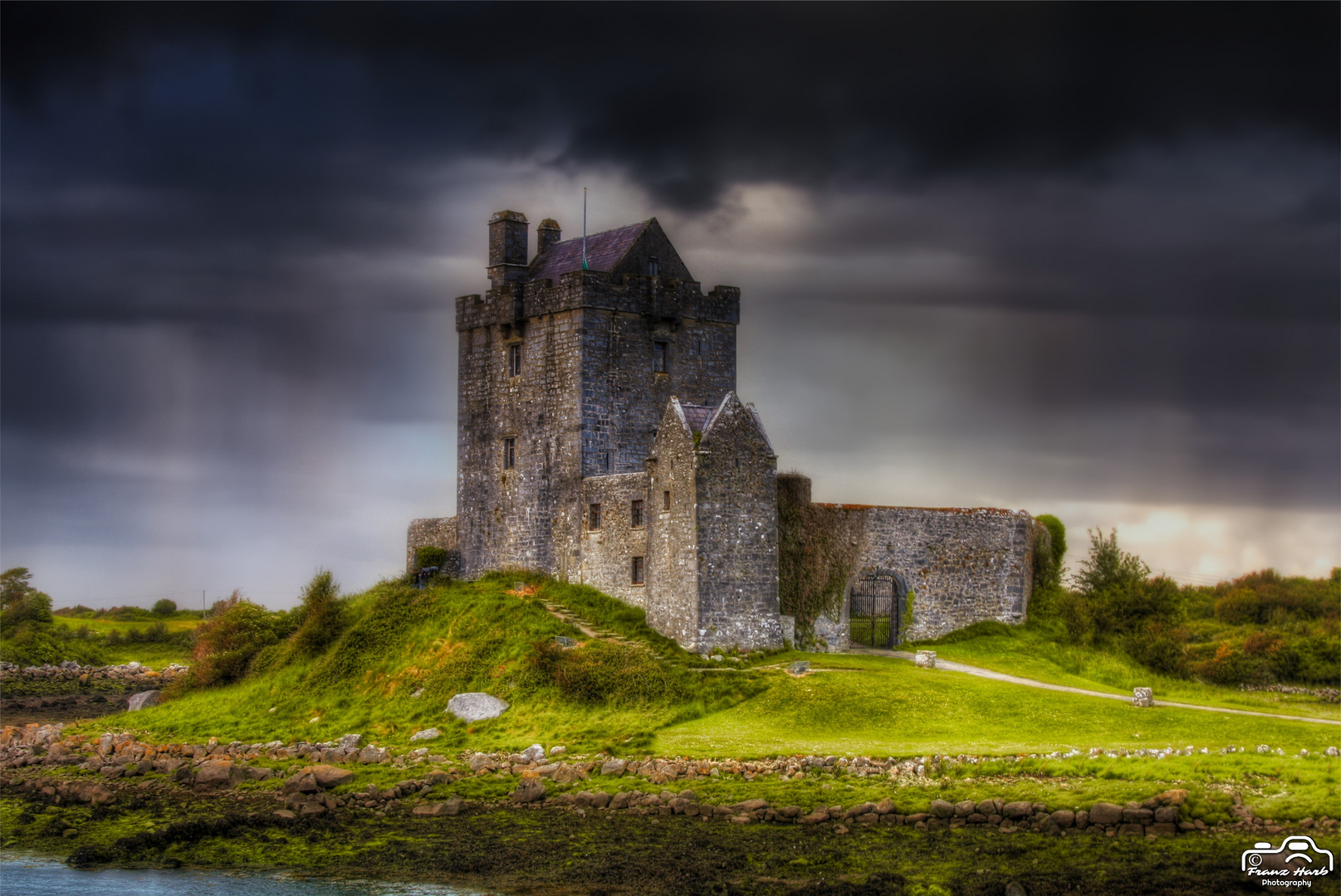 Ireland, Galway: Dunguaire Tower House Foto & Bild | world ...