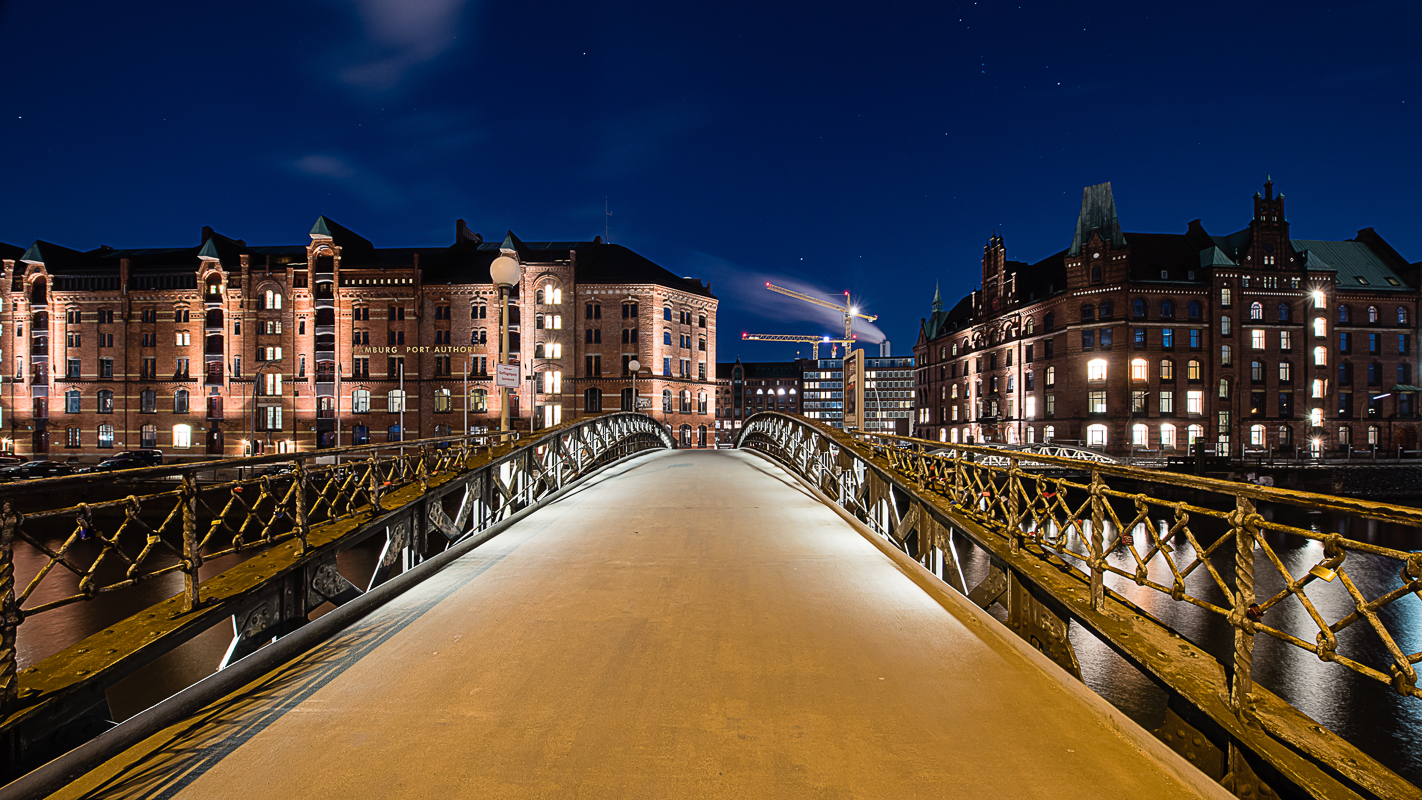 Irgendeine Brücke in Hamburg