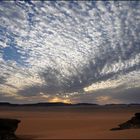 irgendwo in der sahara vor sonnenuntergang