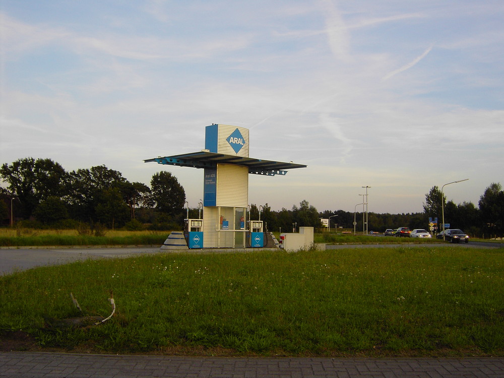 Irgendwo in Deutschland: Tankstelle