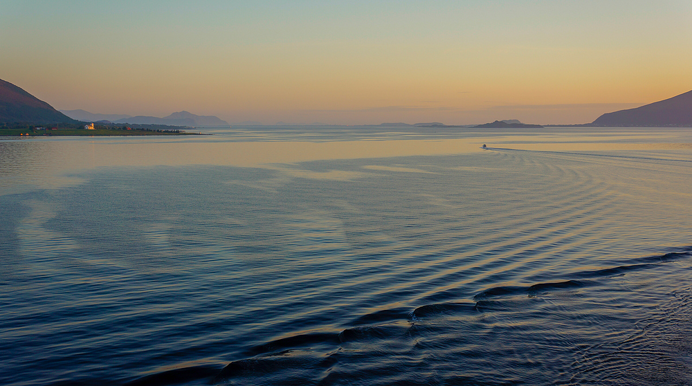 Irgendwo in Norwegen, kurz vor Mitternacht ....