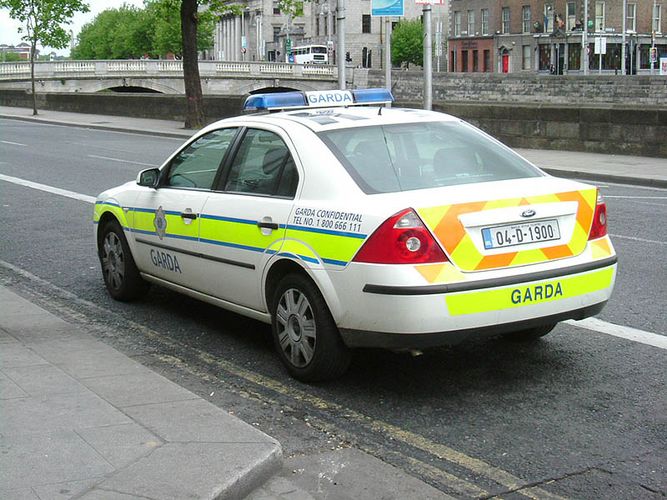 irish policecar