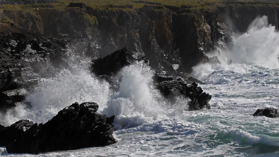 Irland 2011 - X - Sturm in der Clogher Bay