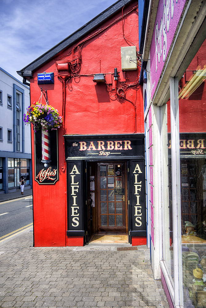 Irland - County Sligo - Alfies Barbershop