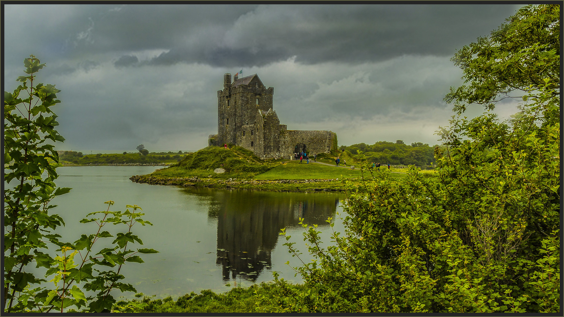 IRLAND - NR. 5 - DUNGUAIRE CASTLE