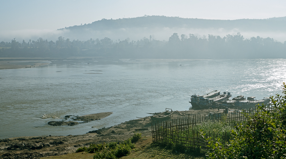 Irrawaddy morning near Sinbo