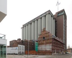 Is there still a past and a present?