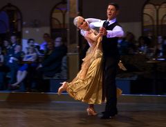 Isabell Edvardsson und Markus Weiss beim Slow Waltz