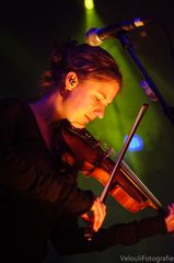 Isabelle Rey an der Fiddle