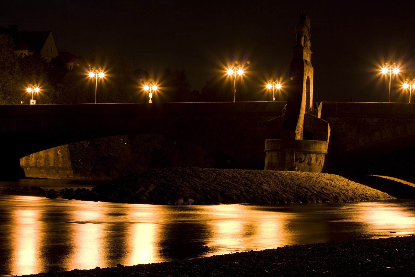 Isar bei Nacht