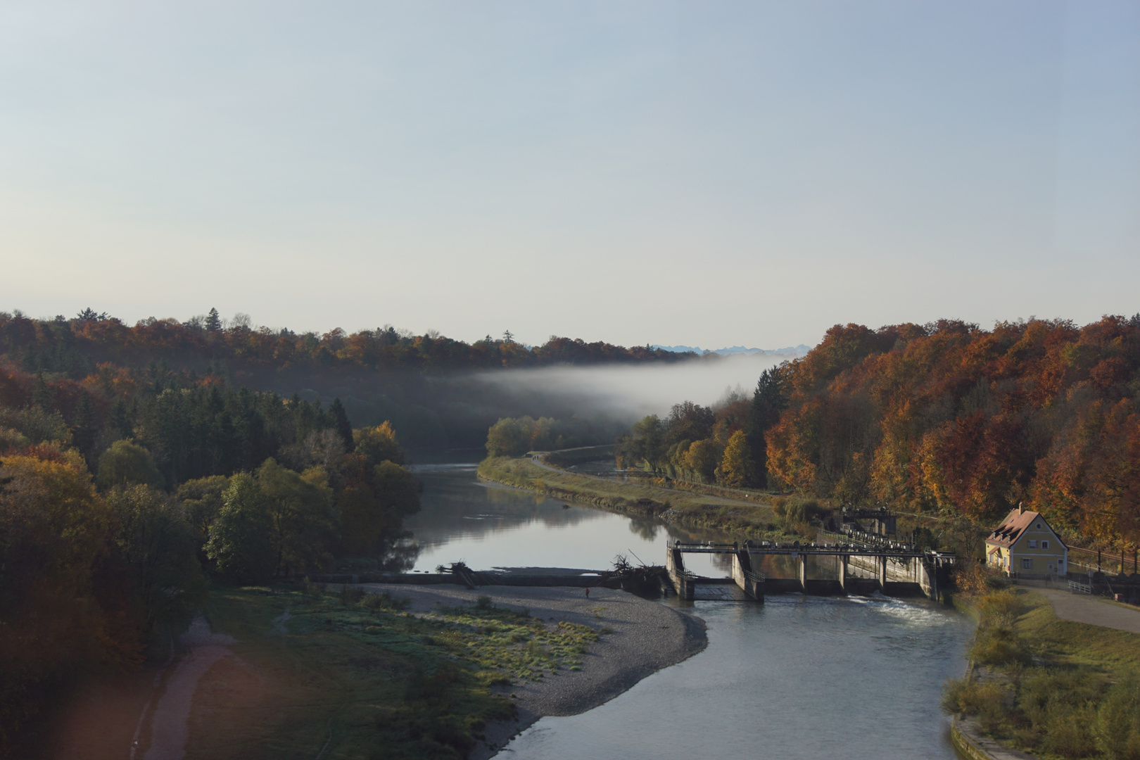 Isar im morgendlichen Nebel