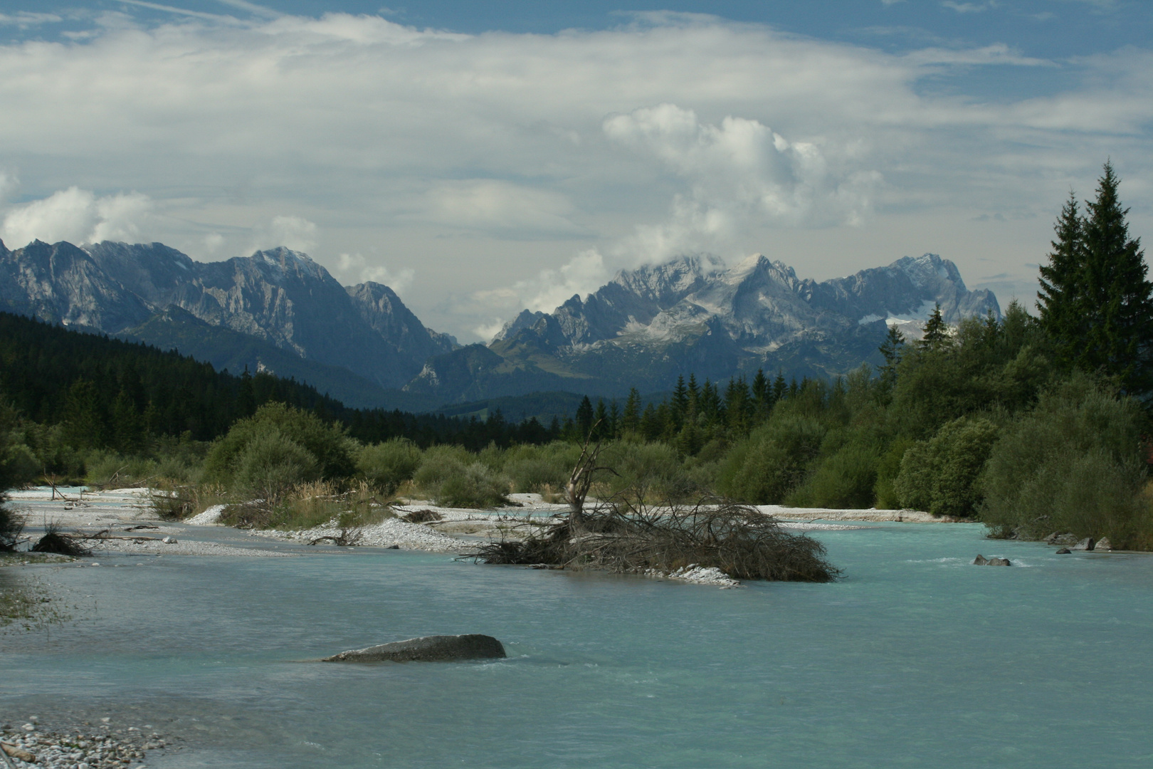 Isar und Wettersteingebirge