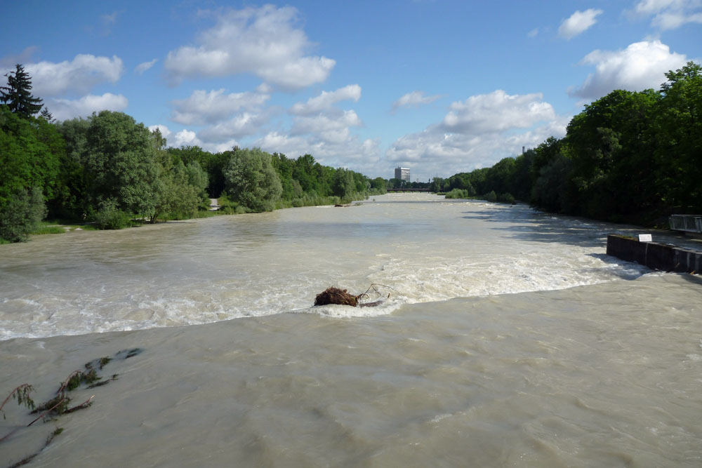 Isar. Wasserstand 200cm.