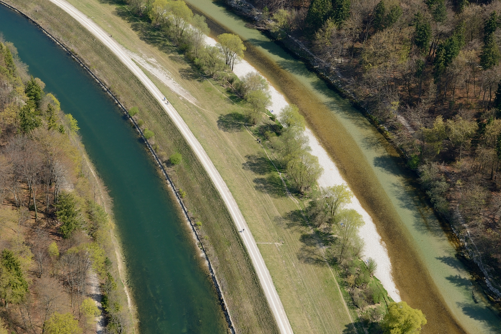 Isarkanal und Isar bei München