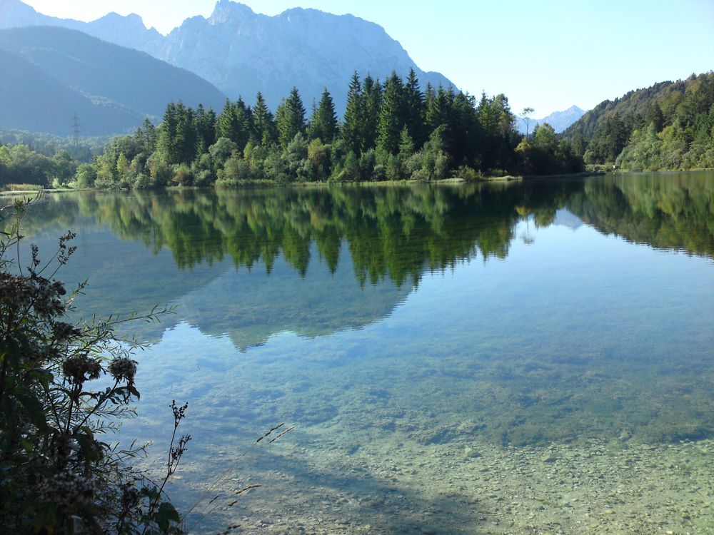 Isartalsperre im Herbst