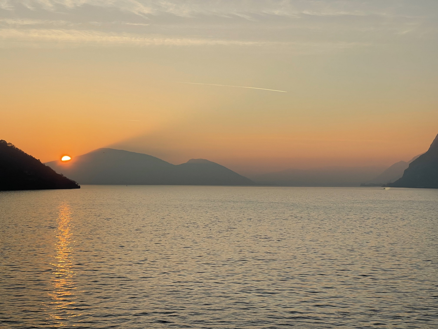 Iseosee Sonnenuntergang, die letzen Sonnenstrahlen, Abenddämmerung, November 