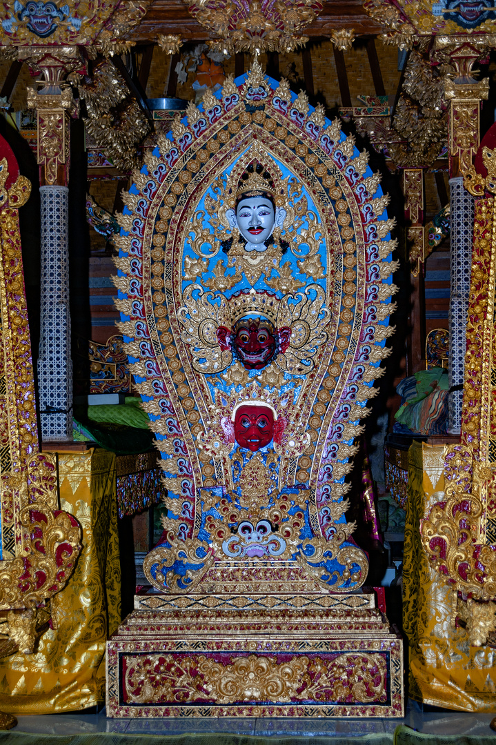 Ishtadevata blesses the wedding