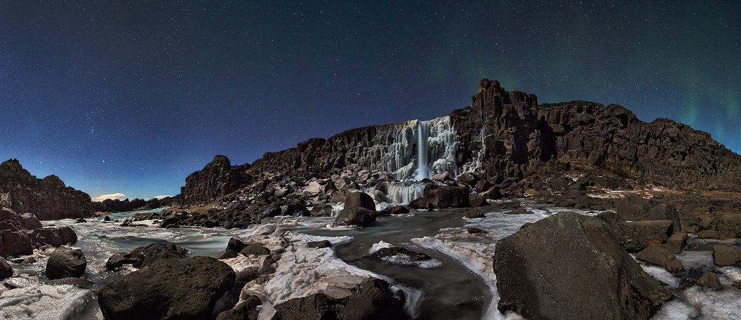 [ _ísilagður // Öxarárfoss]