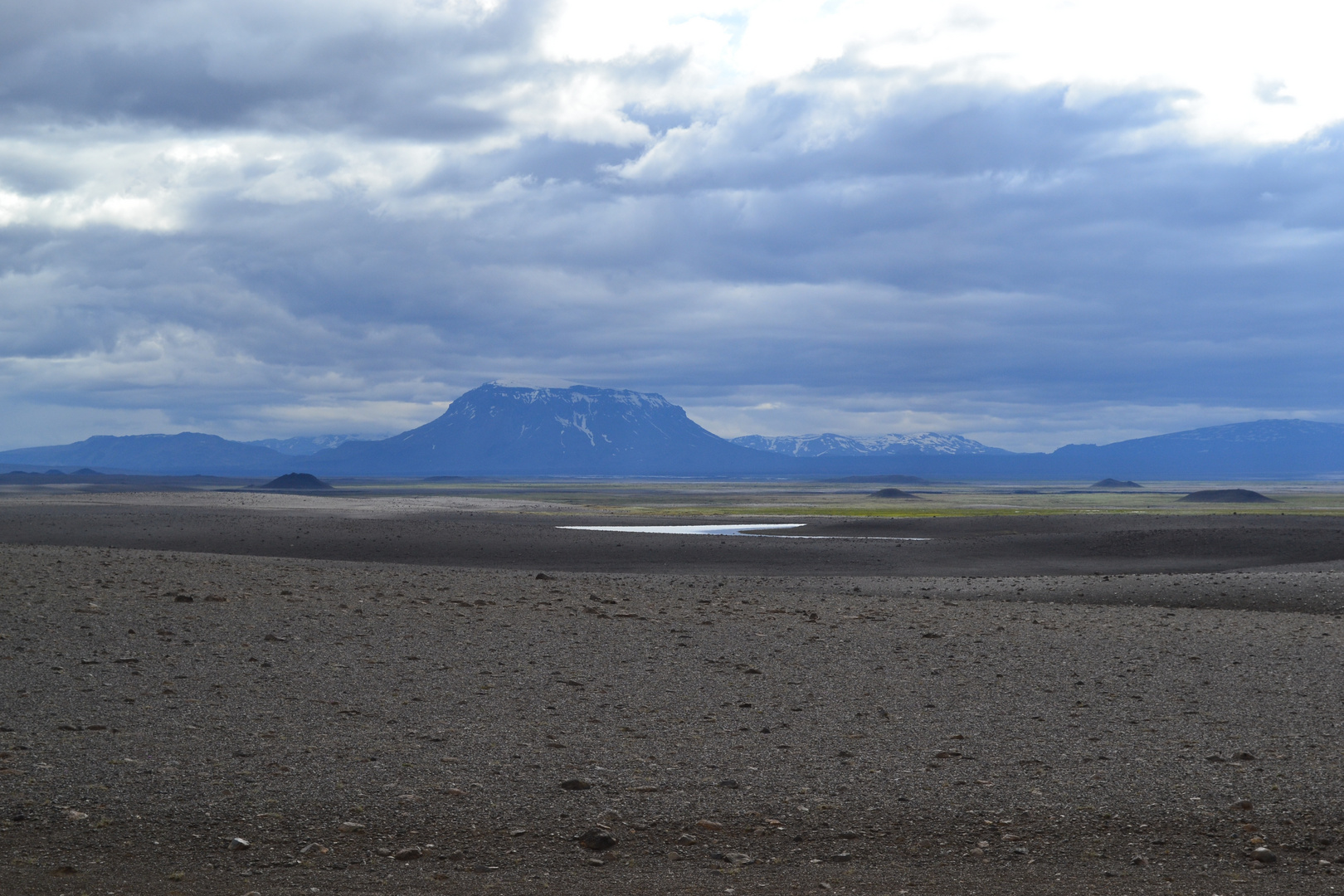 .................Isländische Landschaft......