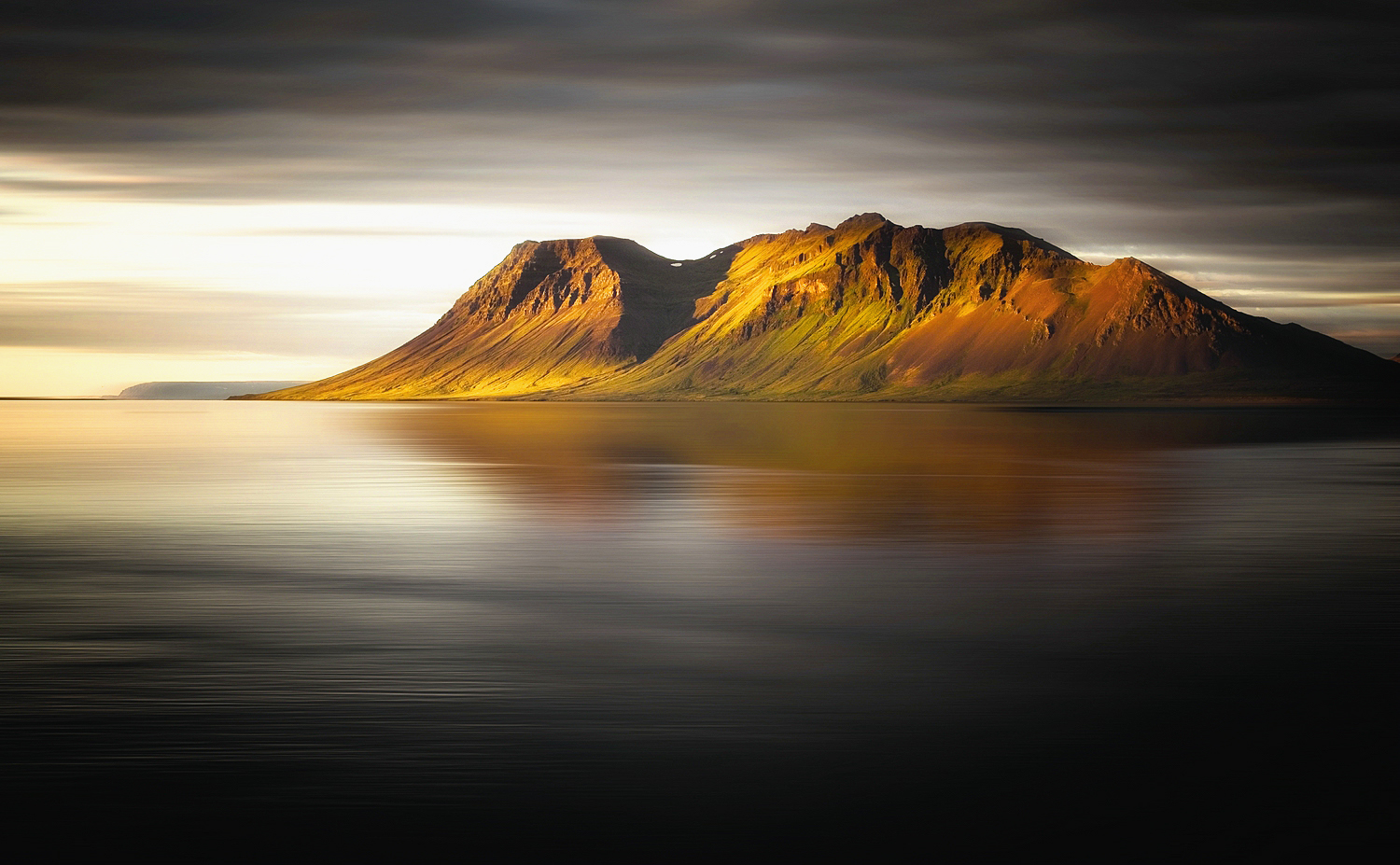 Isländischer Sonnenuntergang