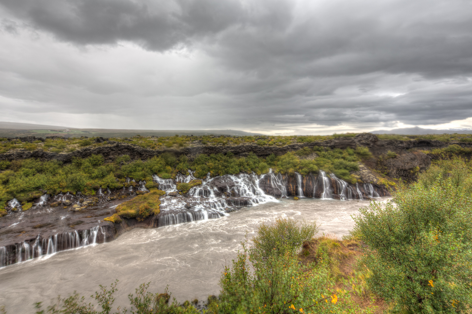 Island {13} Hraunfossar