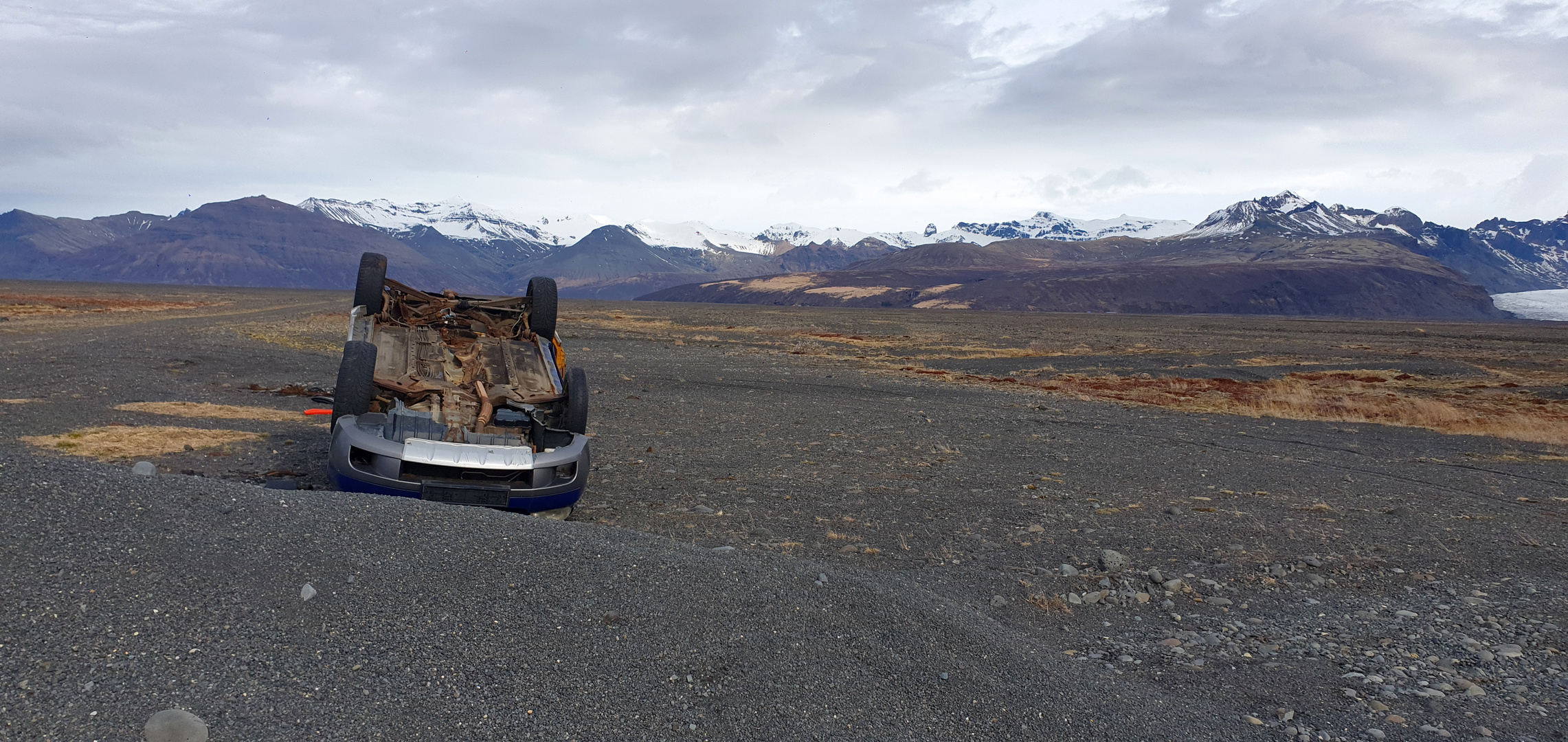 Island Autowrack in Mitten der Natur