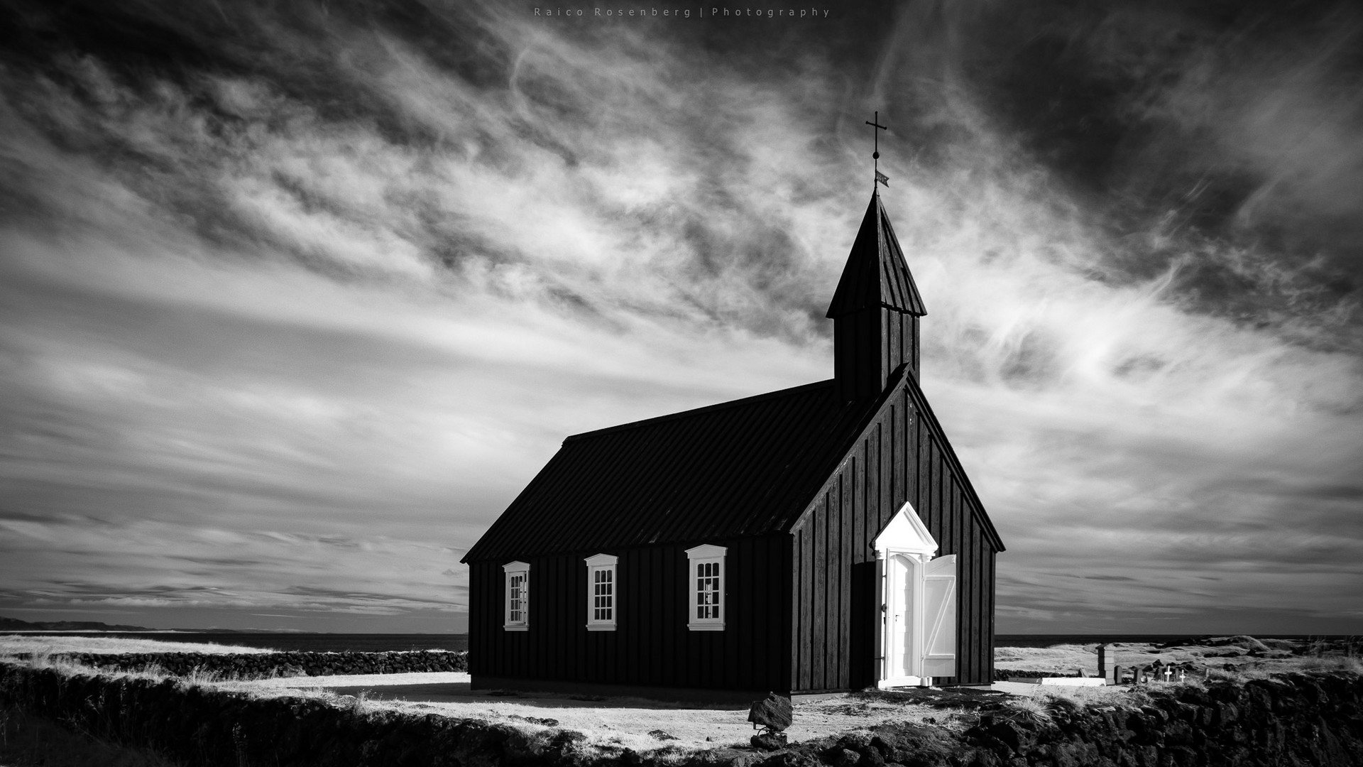 Island Budir Kirche in Infrarot