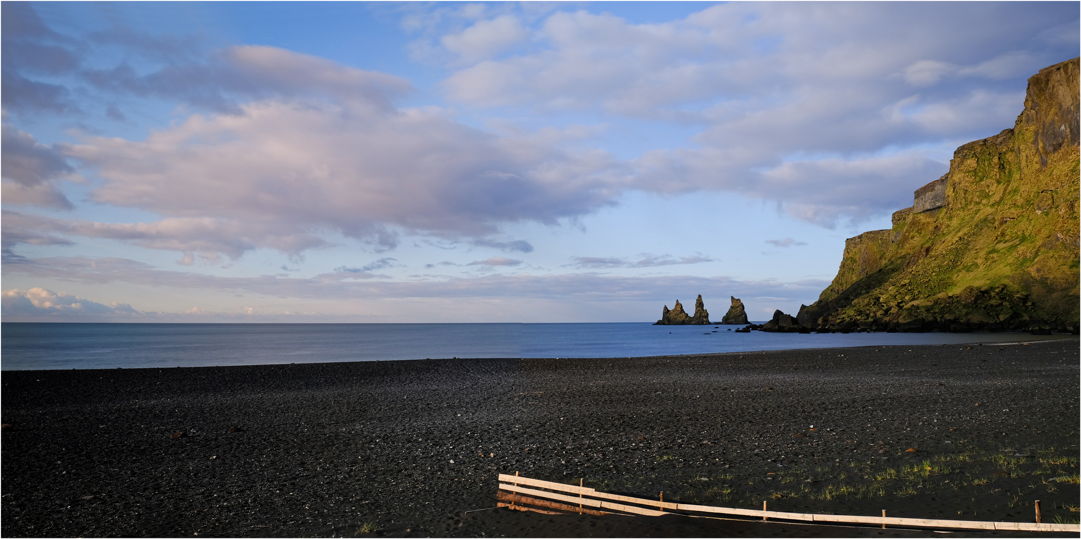 Island, die Basaltnadeln der Reynisdrangar 