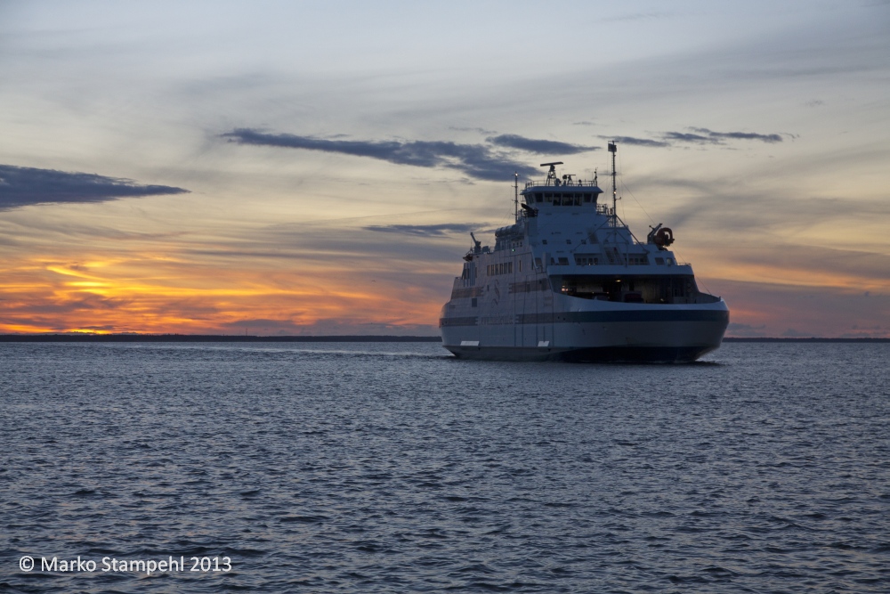 Island ferry MUHUMAA arrives at Kuivastu