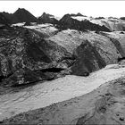 Island - Gletscher mit Vulkanasche