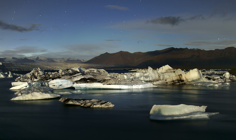 Island – Gletscherlagune im Mondlicht
