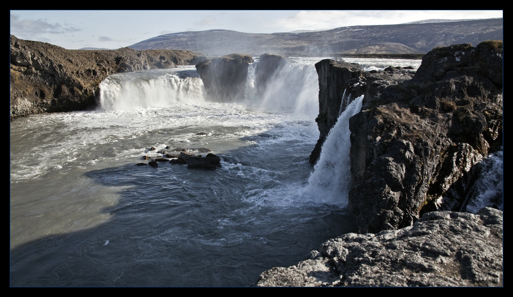 Island - Godafoss - Götterwasserfall - Bild 1