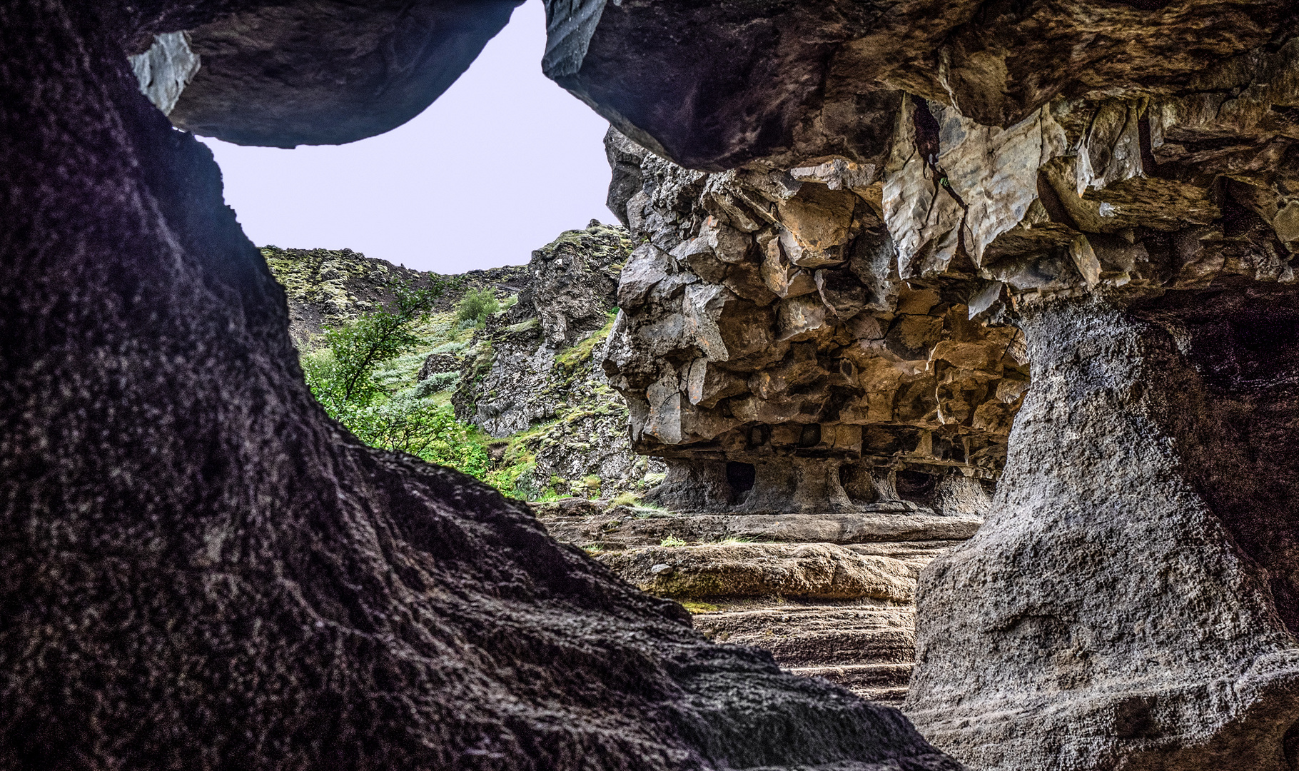 Island Höhle 3