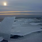 Island im Winter – Eisverwerfung an der Südostküste im Mittagslicht