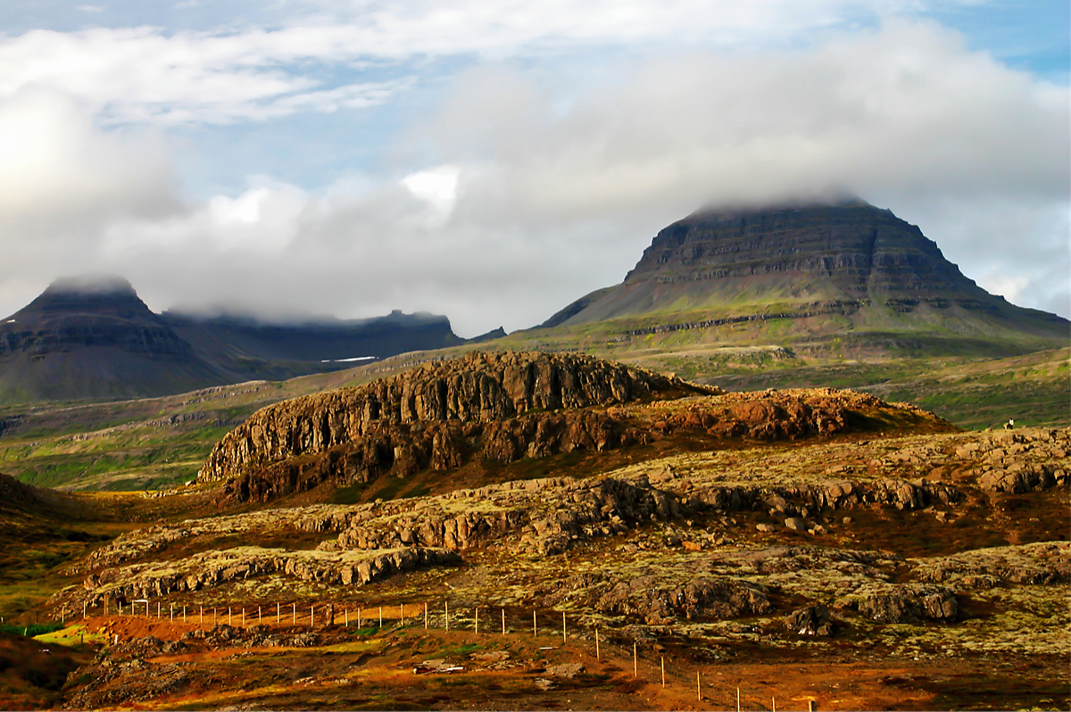 ISLAND - IN DEN WOLKEN