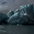 Island - Jökulsarlon - Die letzten Sonnenstrahlen berühren den Eisberg