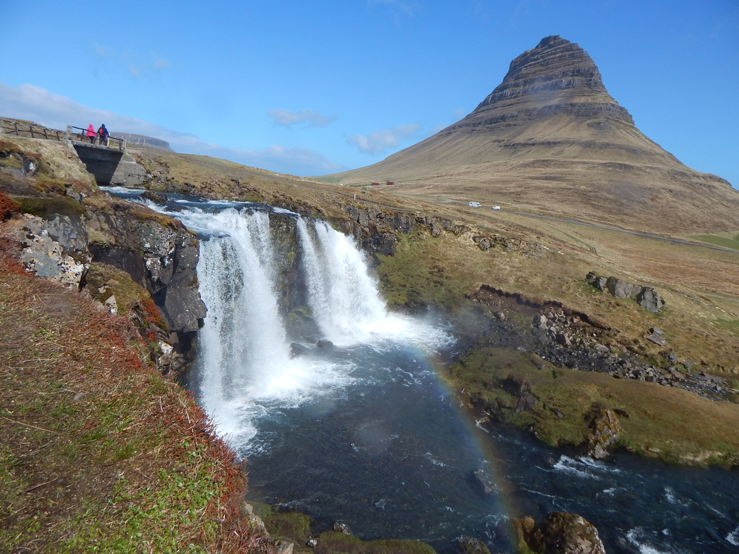 Island - Kirkjufell mit Regenbogen