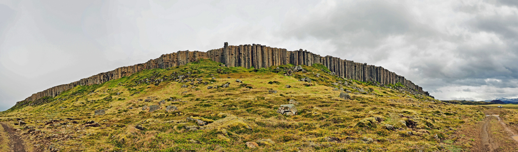 Island - Panorama - Gerðuberg - Gerduberg - Klippe aus Basaltgestein