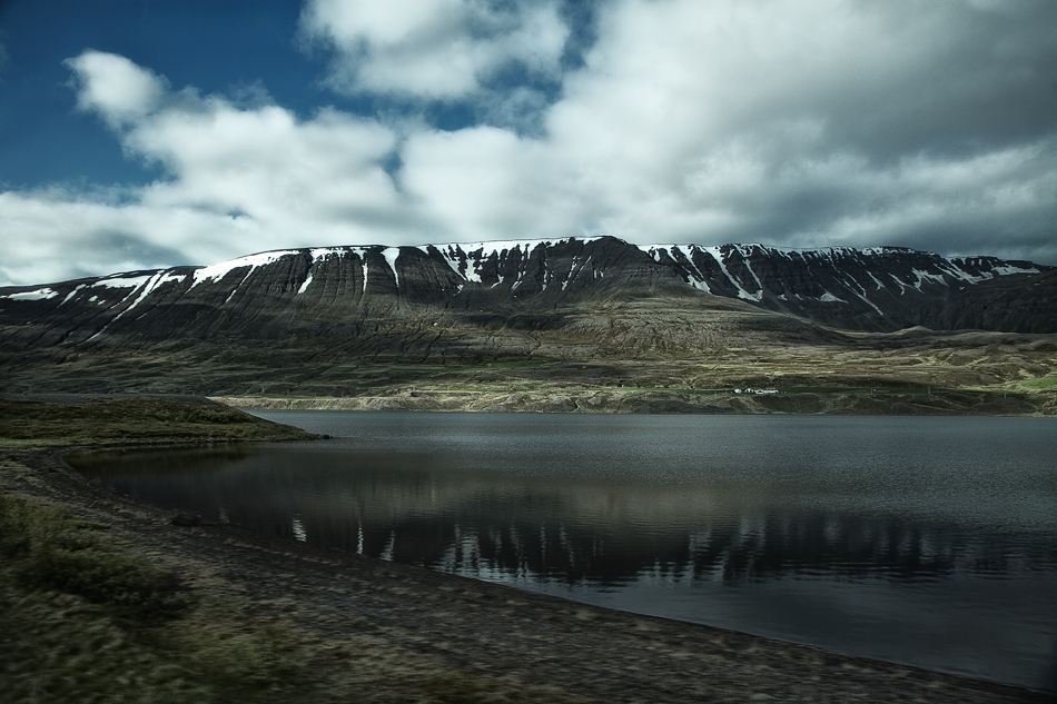 ISLAND - Schneeschmelze