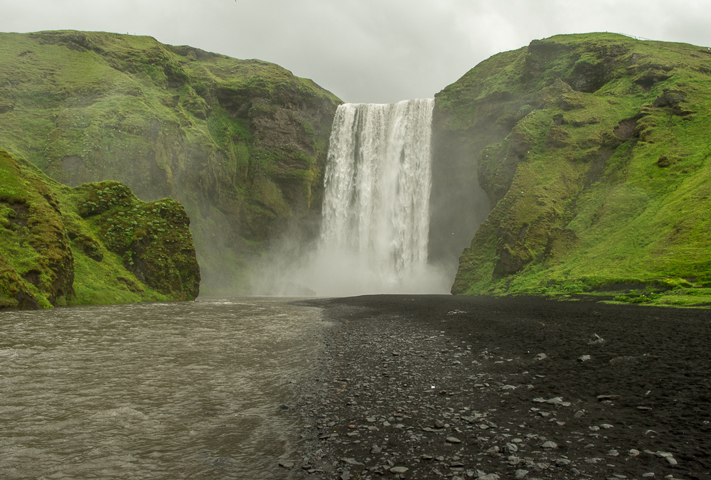 Island - Skogarfoss