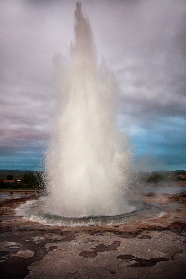 ISLAND - Strokkur