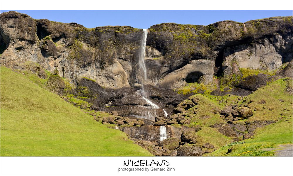 Island, Südosten, einer der vielen Wasserfälle