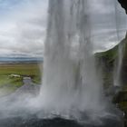 Island-Tour durch den Wasserfall Selialandsfoss