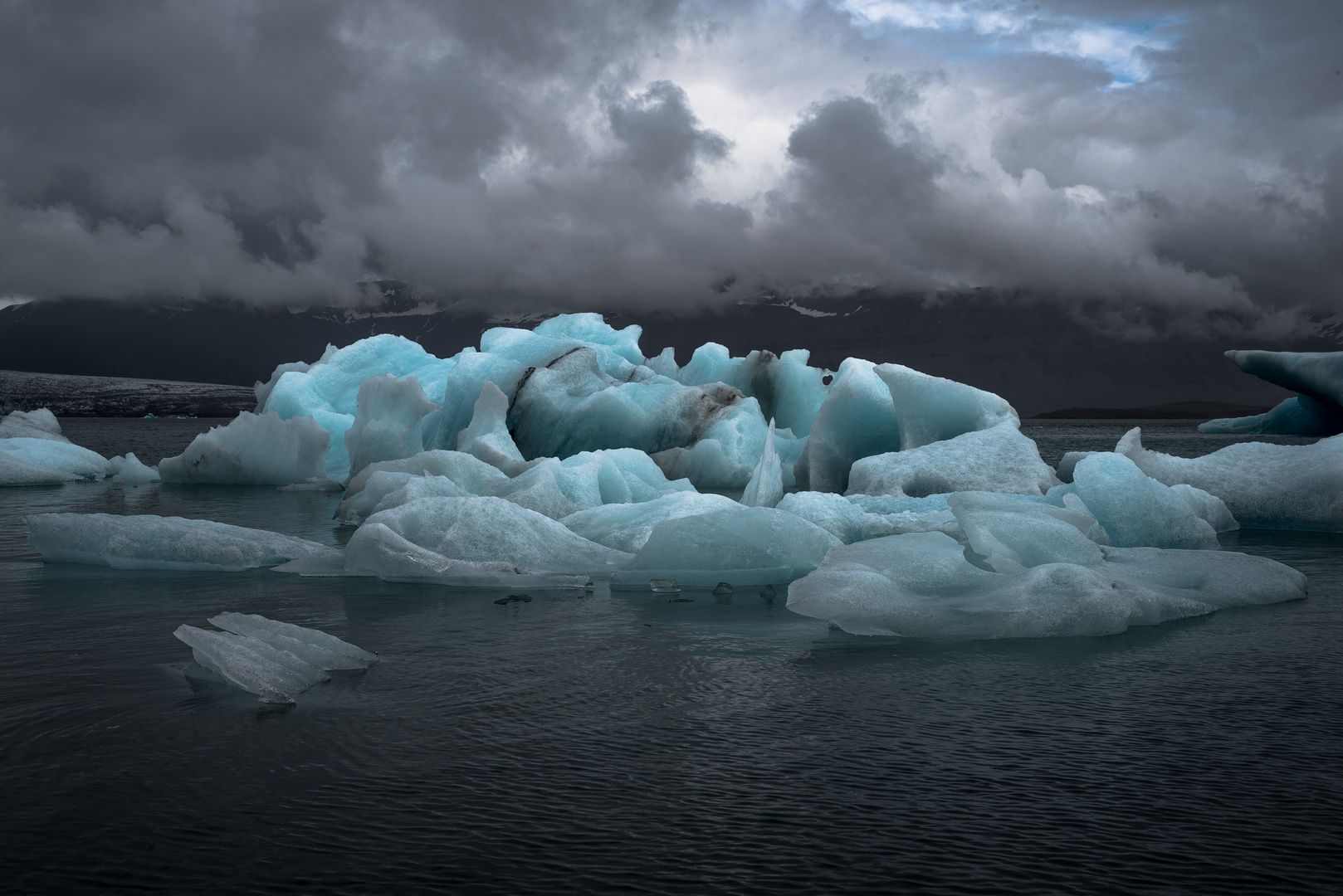 Island - Treibeis in der Gletscherlagune Jökulsarlon