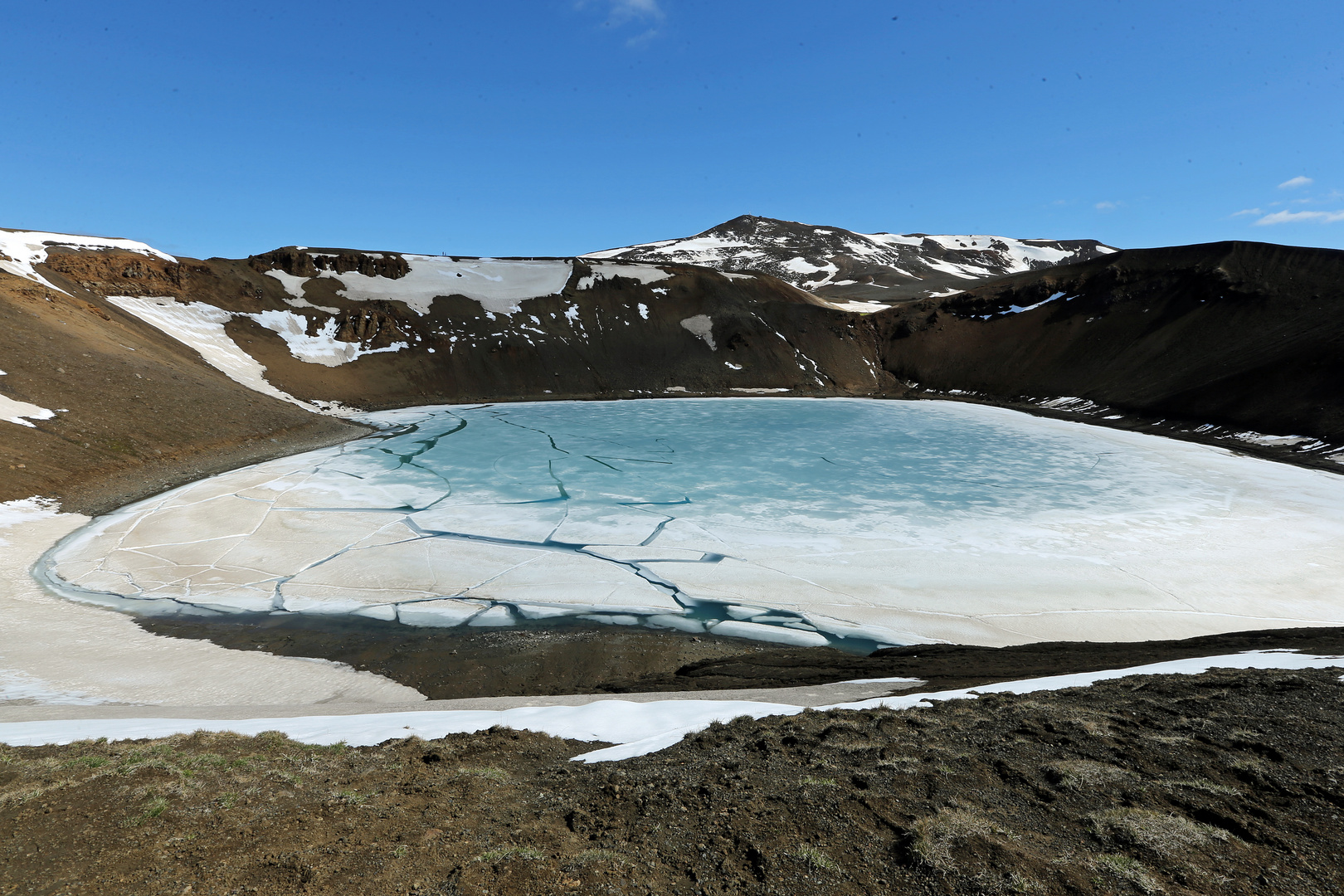 Island  -Vulkankratersee - 