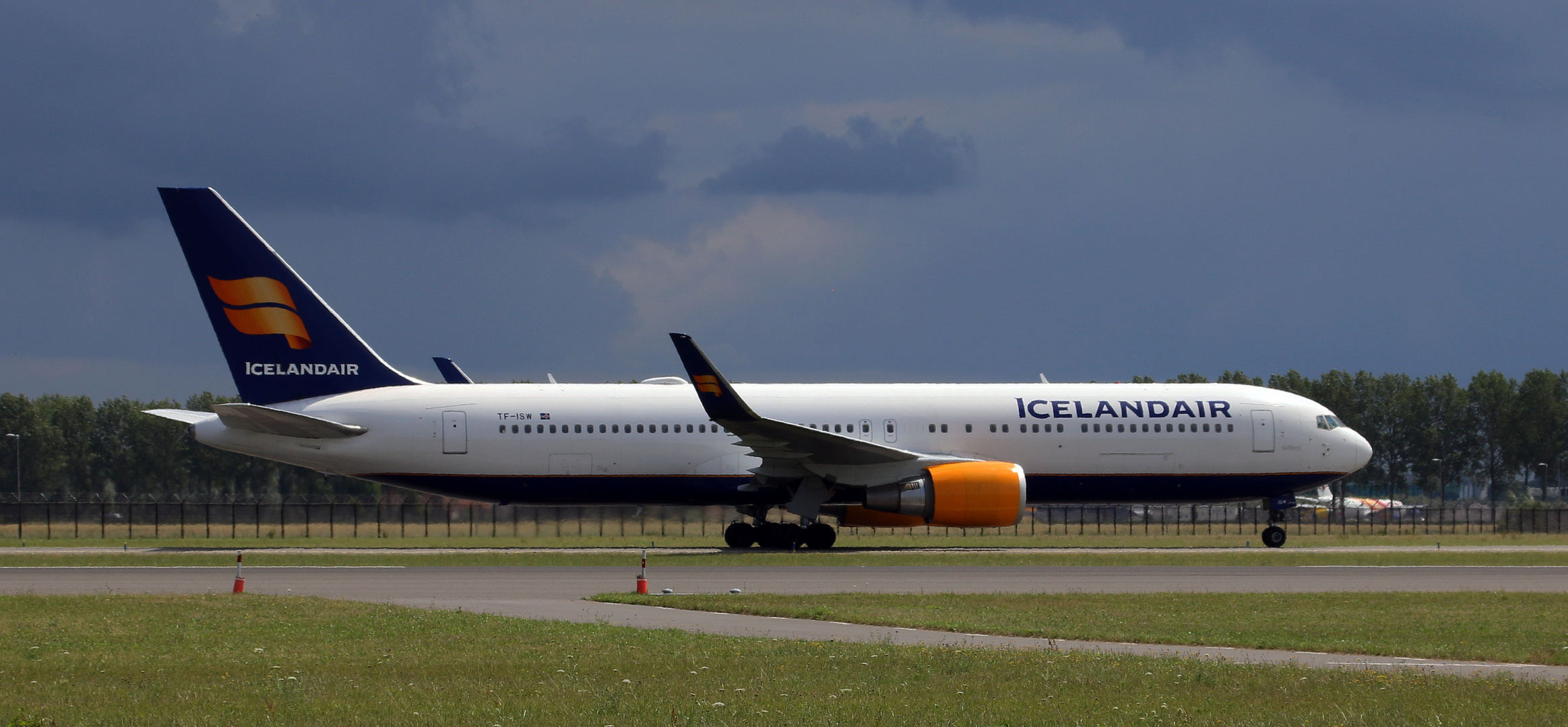 ISLANDAIR