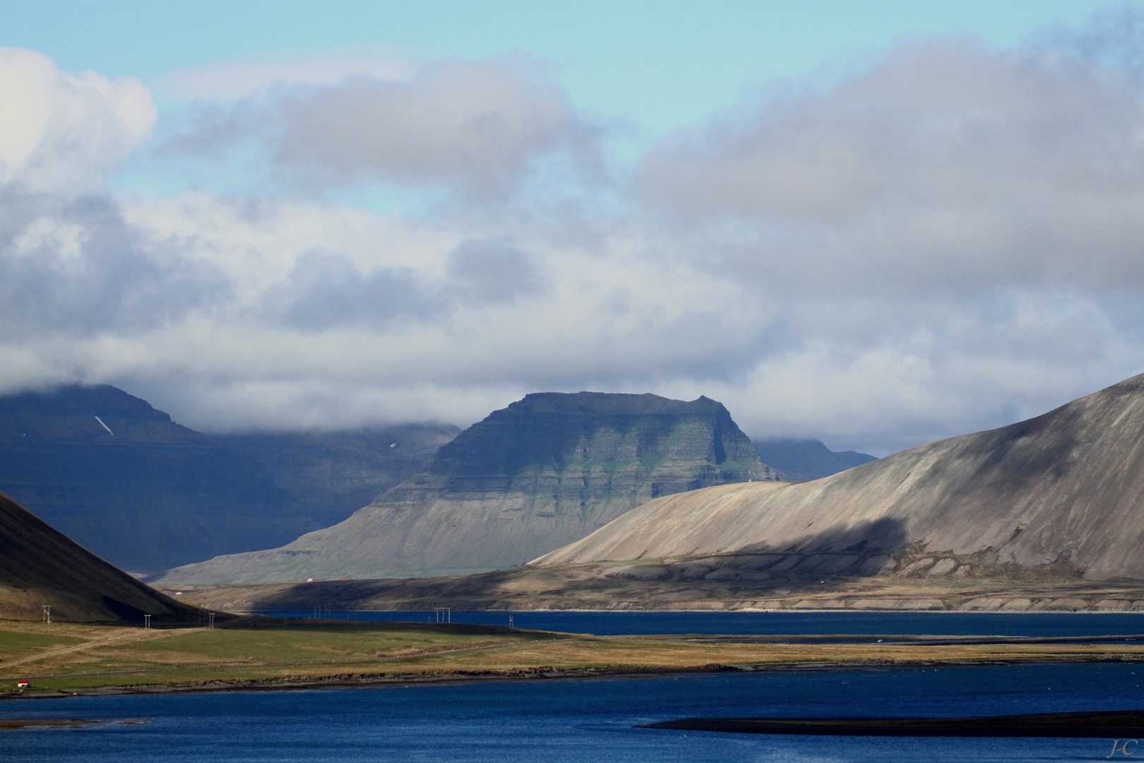 "  ISLANDE "